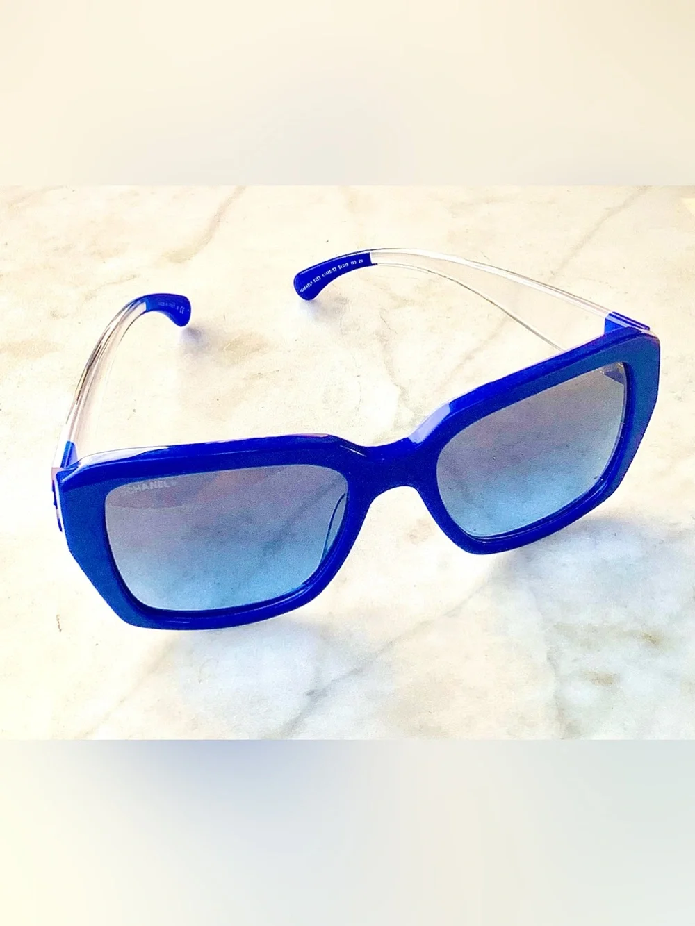 CHANEL WOMANS COBALT Blue CLEAR  Sunglasses Black Quilted Case VINTAGE 5253 1995